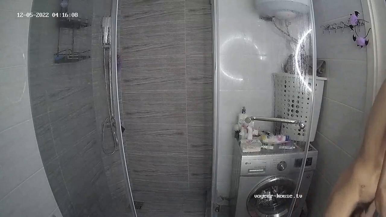 Artem jerking off in the bathroom 5 Dec 2022