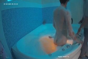 Naomi Kaydance Guest guy - Hot FFM threesome in the bathroom 2024-07-04 cam2