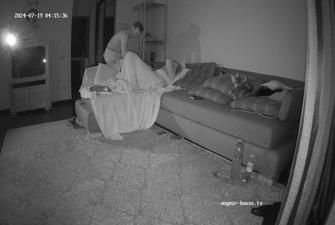 Belladona friends couch sex, 19-07-2024 cam3