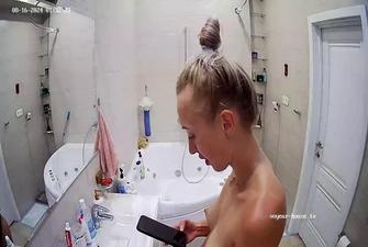 Yuneska washing after masturbation 2024-08-16
