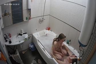 Art Friends hot bath, 21 09 2024