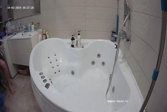 Flamy and Friends bath, 02 10 2024
