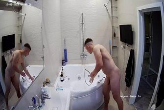 Pyro cleaning the bath naked 01-10-2024