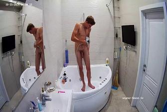 Flamy and Guest guy shower after sex 15-10-2024