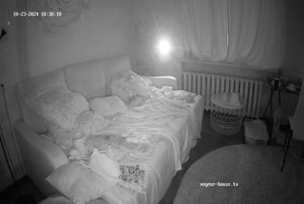 Kenia and guest sex in Living room 2024-10-23 cam 2