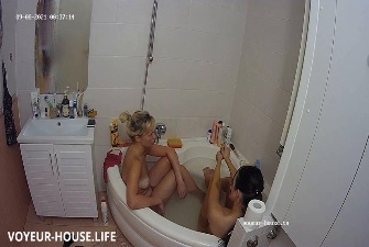 Likka 2 girls in Bathroom sep 8 2021