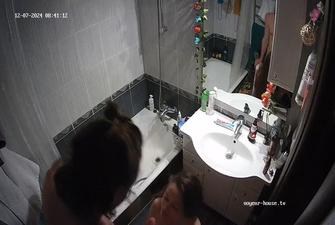 Ariela and Guest bathroom fun 1, 07-12-2024 cam 2