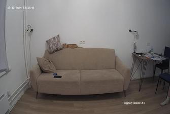 Ledian and Salma warming up, 12-12-2024 cam 2