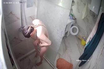 Rosy taking a shower 2024-11-26