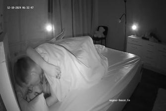 Guests bedroom sex, 18-12-2024