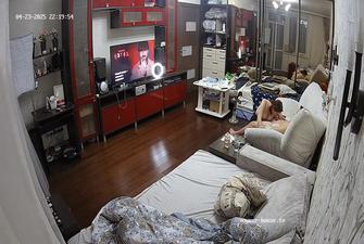 Dinara sucking off Jayce livingroom 2025-04-23 cam 2