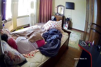 Roxy wakes Raj with morning sex 29 04 2025 cam 2