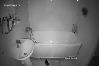 Salma Enders finish fucking in bathtub 2025-05-08