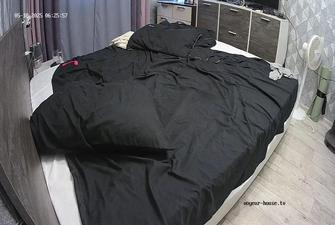 Mira Henry sex proceeds bedroom 2025-05-18 cam 2