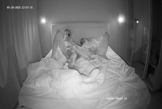 Dess Mao joint masturbation in bedroom 2025-05-28 cam 2