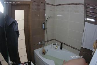 Kain and Riha sex in the bath 08 06 2025