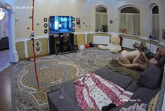 Crockee Aora sex couch livingroom 2025-06-13 cam 5