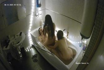 Threesome Frida Allentia Erik in bathtub 2025-06-11 cam 2